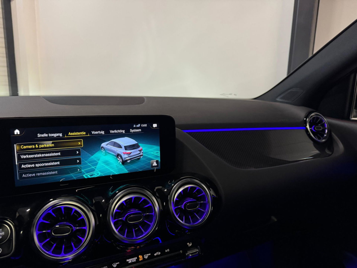 Mercedes-Benz GLA 220 d PANO KEYLESS CAM