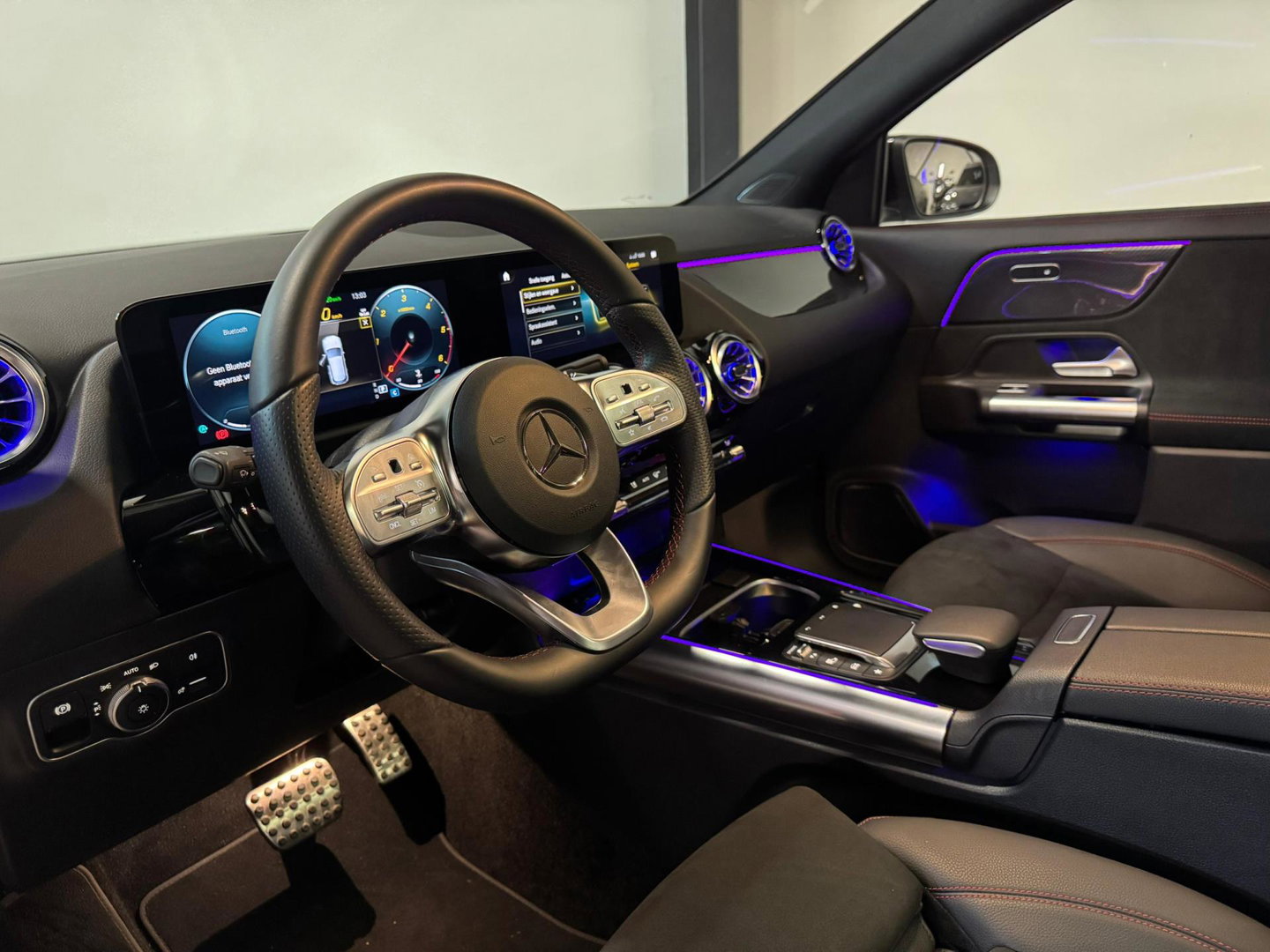 Mercedes-Benz GLA 220 d PANO KEYLESS CAM