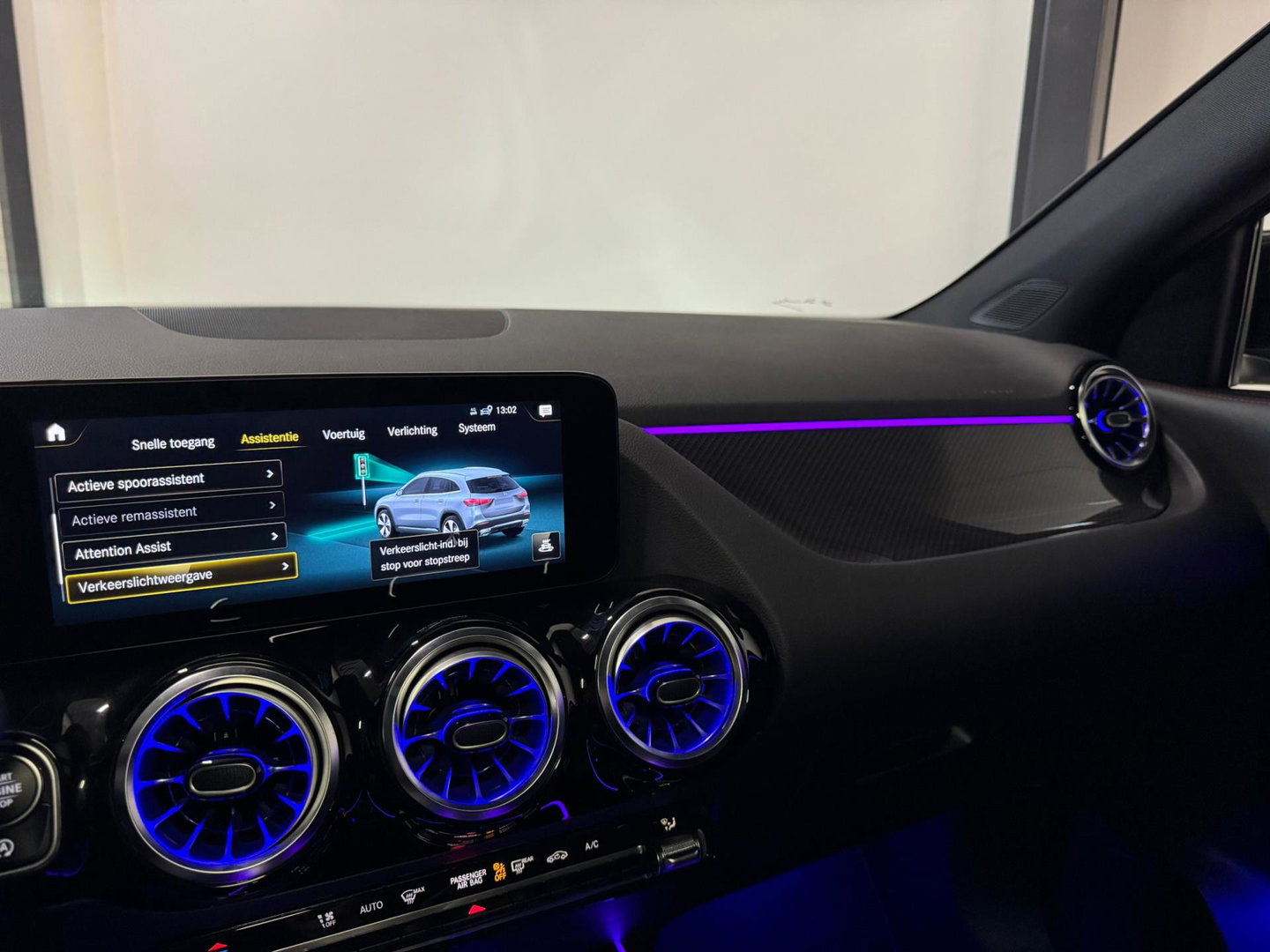 Mercedes-Benz GLA 220 d PANO KEYLESS CAM