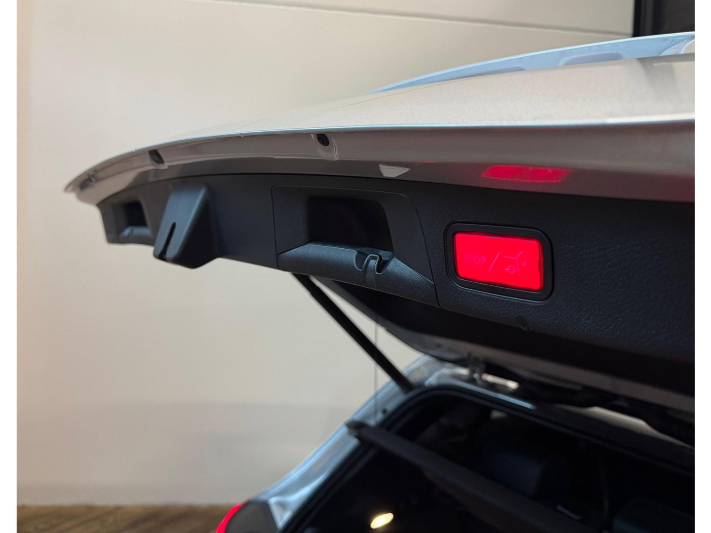 Mercedes-Benz GLA 220 d PANO KEYLESS CAM