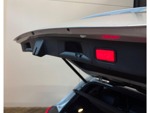 Mercedes-Benz GLA 220 d PANO KEYLESS CAM