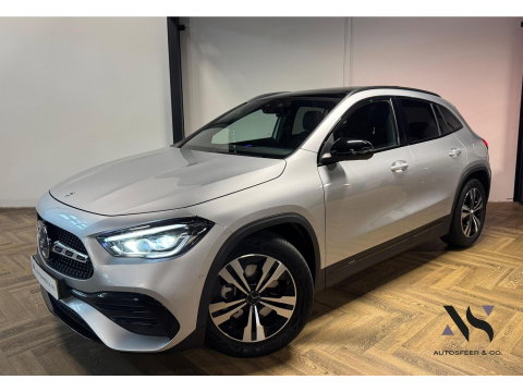 Mercedes-Benz GLA 220 d PANO KEYLESS CAM