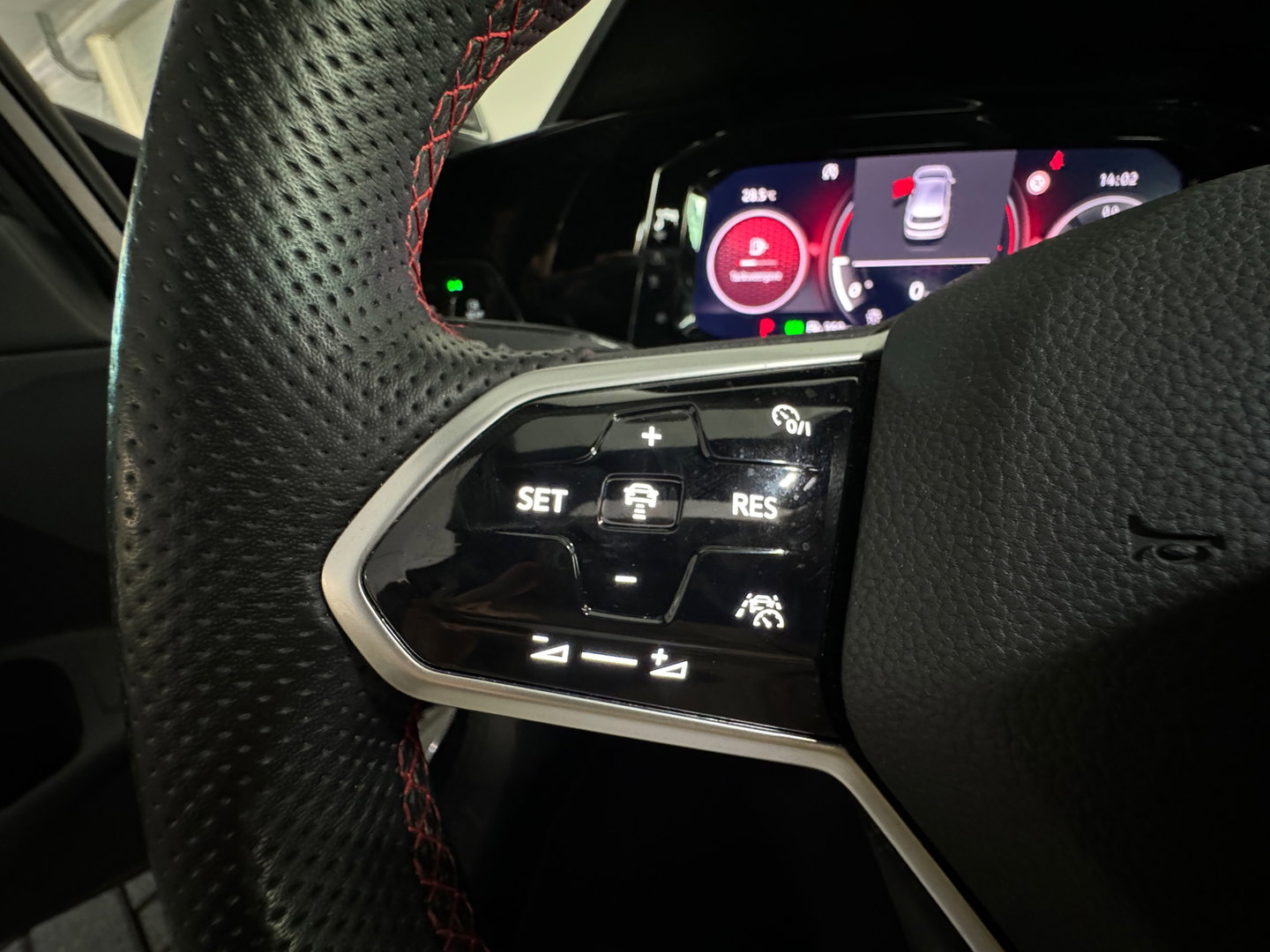 Volkswagen Golf 2.0 TSI GTI Clubsport Pano|HuD|H/K|Keyles|IQ
