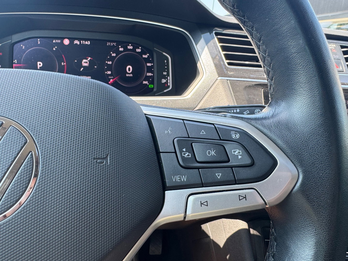 Volkswagen Tiguan 2.0 TDI 150PK DSG PANO LED KEYLESS