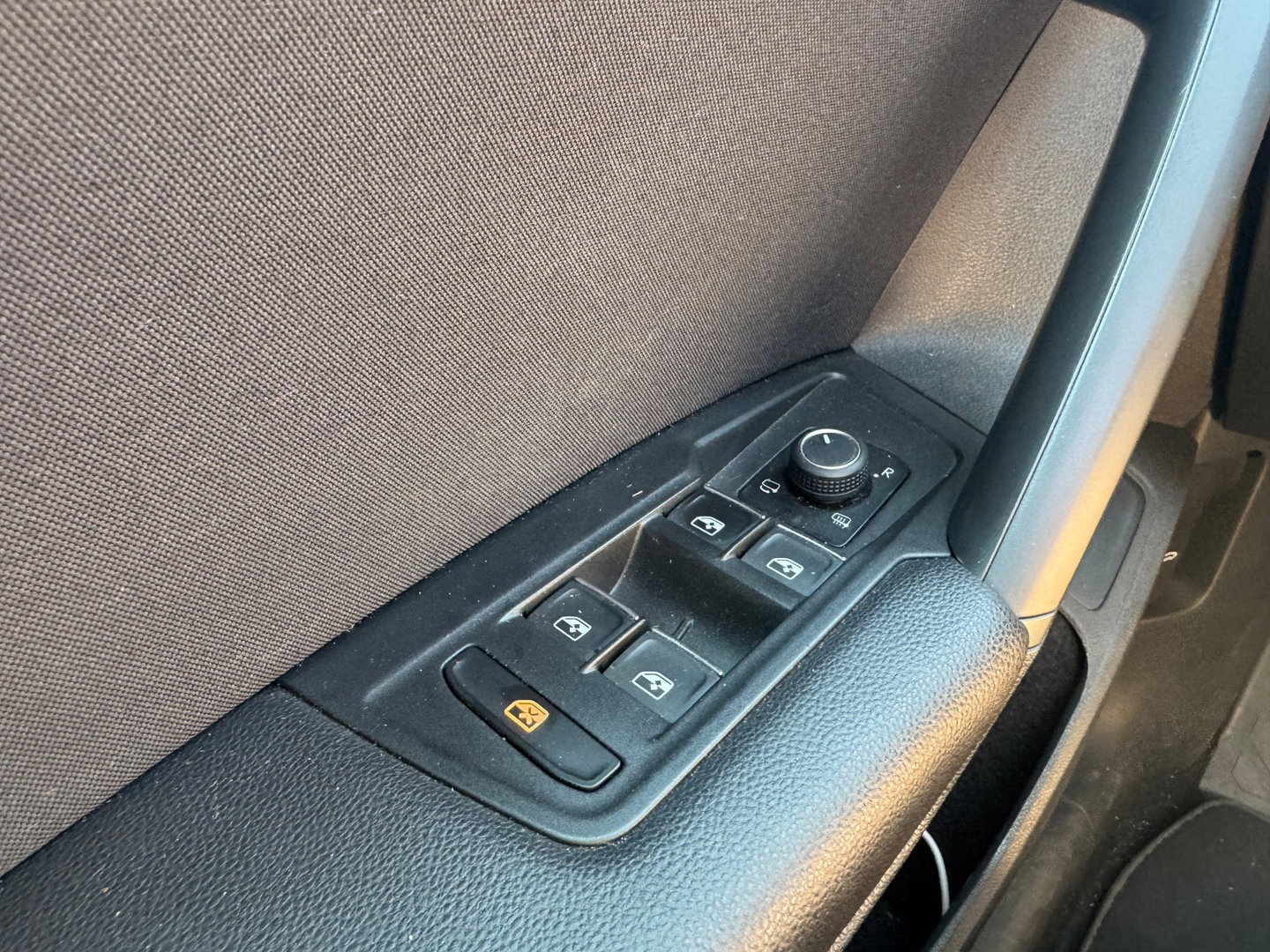 Volkswagen Tiguan 2.0 TDI 150PK DSG PANO LED KEYLESS