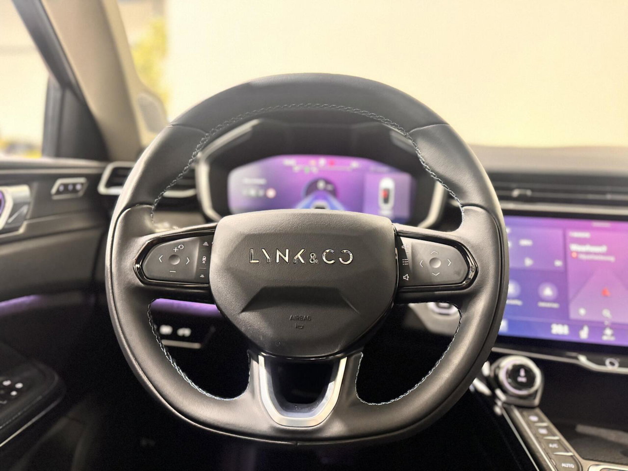 Lynk & Co 01