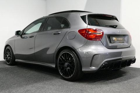 Mercedes-Benz A-Klasse 200 AMG Line / A45 AMG Diffuser / Panamericana Grille / Panoramadak / Carbon interieurdelen / Stoelverwarming / LED High Performance / Cruise Control / 18'' LMV / Agility Control / PDC V+A