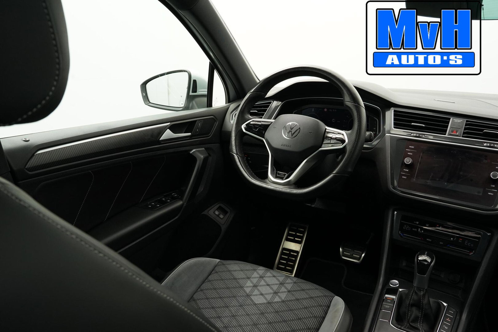 Volkswagen Tiguan 1.4 TSI eHybrid R-Line Business+|SOH.100%|PANO|IQ-LIGHT