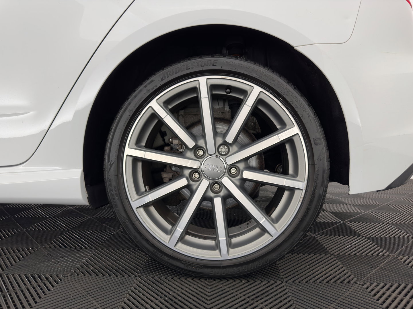 Audi A3 Sportback 1.4 e-tron S-Line Lease Edition (Plug-In) Aut. * PANO | LEATHER-ALCANTARA | BANG/OLUFSEN-AUDIO | DIGI-COCKPIT | HEATED-SPORTSEATS | FULL-LED | KEYLESS | NAVI-FULLMAP | PRIVACY-GLASS | ECC | PDC | ADAPTIVE-CRUISE | 18''ALU*