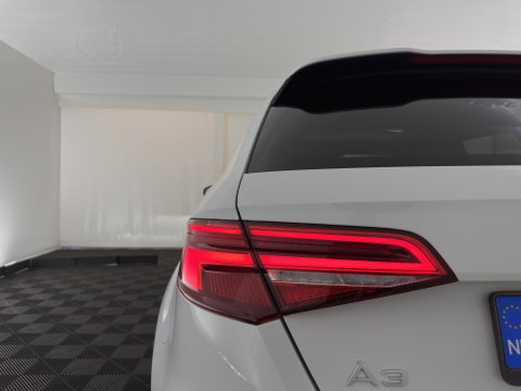 Audi A3 Sportback 1.4 e-tron S-Line Lease Edition (Plug-In) Aut. * PANO | LEATHER-ALCANTARA | BANG/OLUFSEN-AUDIO | DIGI-COCKPIT | HEATED-SPORTSEATS | FULL-LED | KEYLESS | NAVI-FULLMAP | PRIVACY-GLASS | ECC | PDC | ADAPTIVE-CRUISE | 18''ALU*
