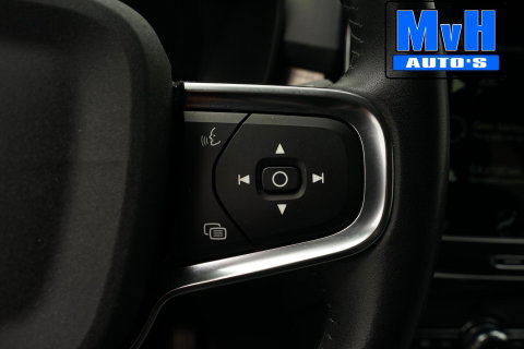 Volvo XC40 1.5 T4 Recharge Inscription Expression|TREKH|LED