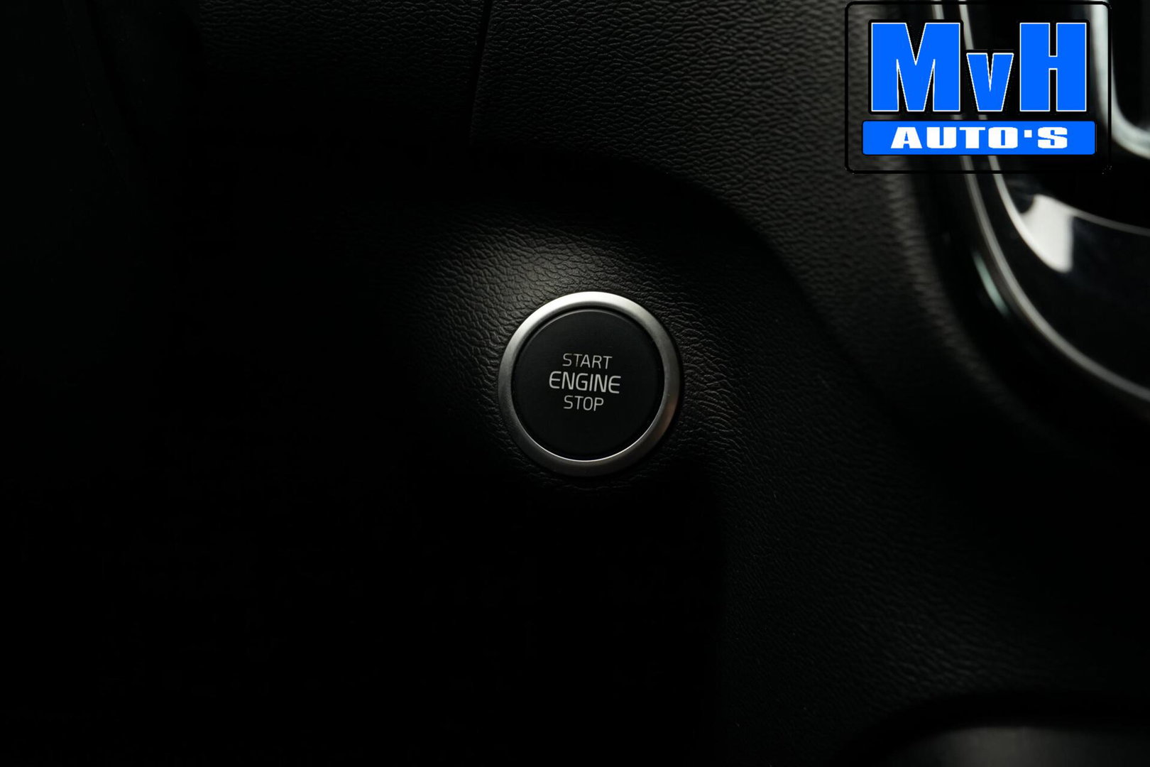 Volvo XC40 1.5 T4 Recharge Inscription Expression|TREKH|LED