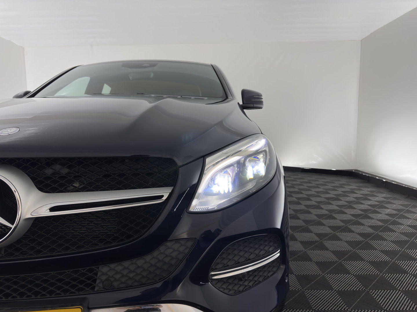 Mercedes-Benz GLE Coupé 400 4MATIC Aut. *LEATHER | FULL-LED | MEMORY-PACK | HEATED-CONTOURSEATS | CAMERA | NAVI-FULLMAP | TOPVIEW | SHIFTPADDLES | AMBIENTLIGHT | ECC | HEAD-UP | PDC | CRUISE | TOWBAR | 20''ALU*