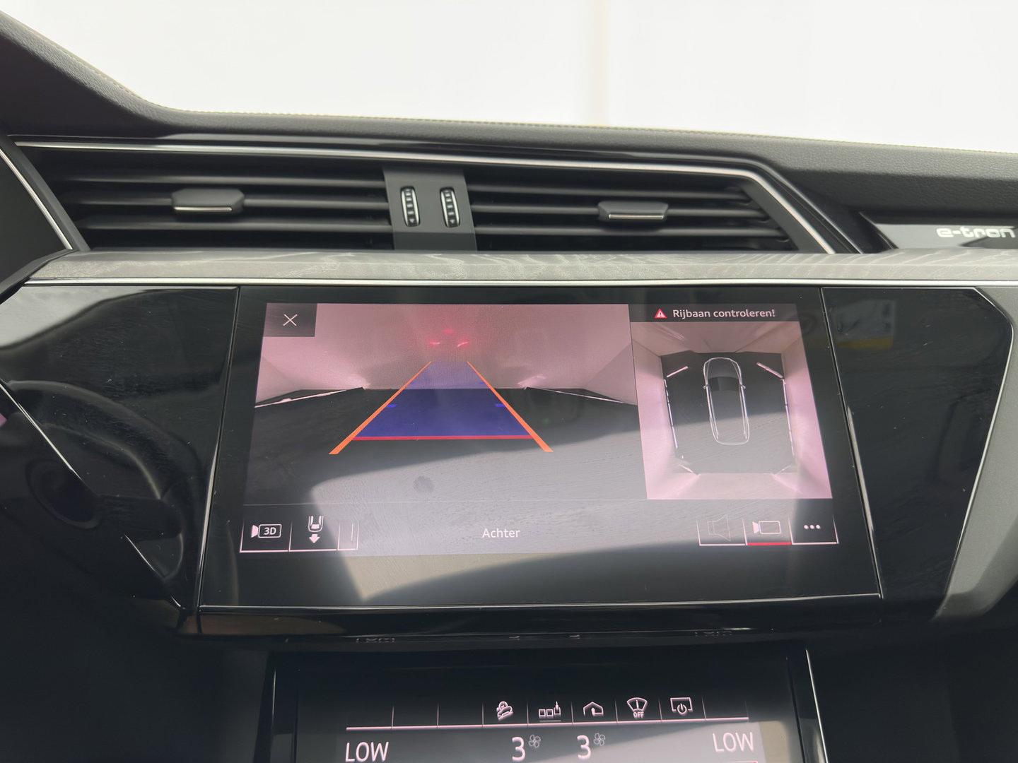 Audi e-tron 55 quattro advanced 95 kWh [ 3-Fase ] (INCL.BTW)  (INCL-BTW) *PANO | DIGITAL-MIRRORS | HEAD-UP | LEATHER-ALCANTARA | BANG&OLUFSEN |  ADAPTIVE-CRUISE | FULL-LED | DIGI-COCKPIT | KEYLESS | MEMORY-PACK | TOP-VIEW | 22''ALU*