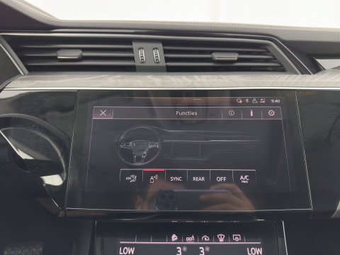 Audi e-tron 55 quattro advanced 95 kWh [ 3-Fase ] (INCL.BTW)  (INCL-BTW) *PANO | DIGITAL-MIRRORS | HEAD-UP | LEATHER-ALCANTARA | BANG&OLUFSEN |  ADAPTIVE-CRUISE | FULL-LED | DIGI-COCKPIT | KEYLESS | MEMORY-PACK | TOP-VIEW | 22''ALU*
