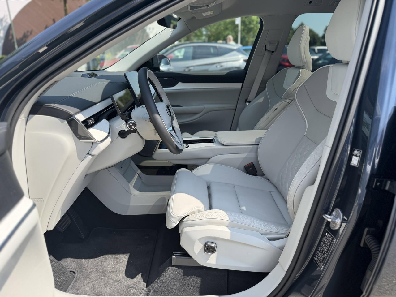 Volvo EX90