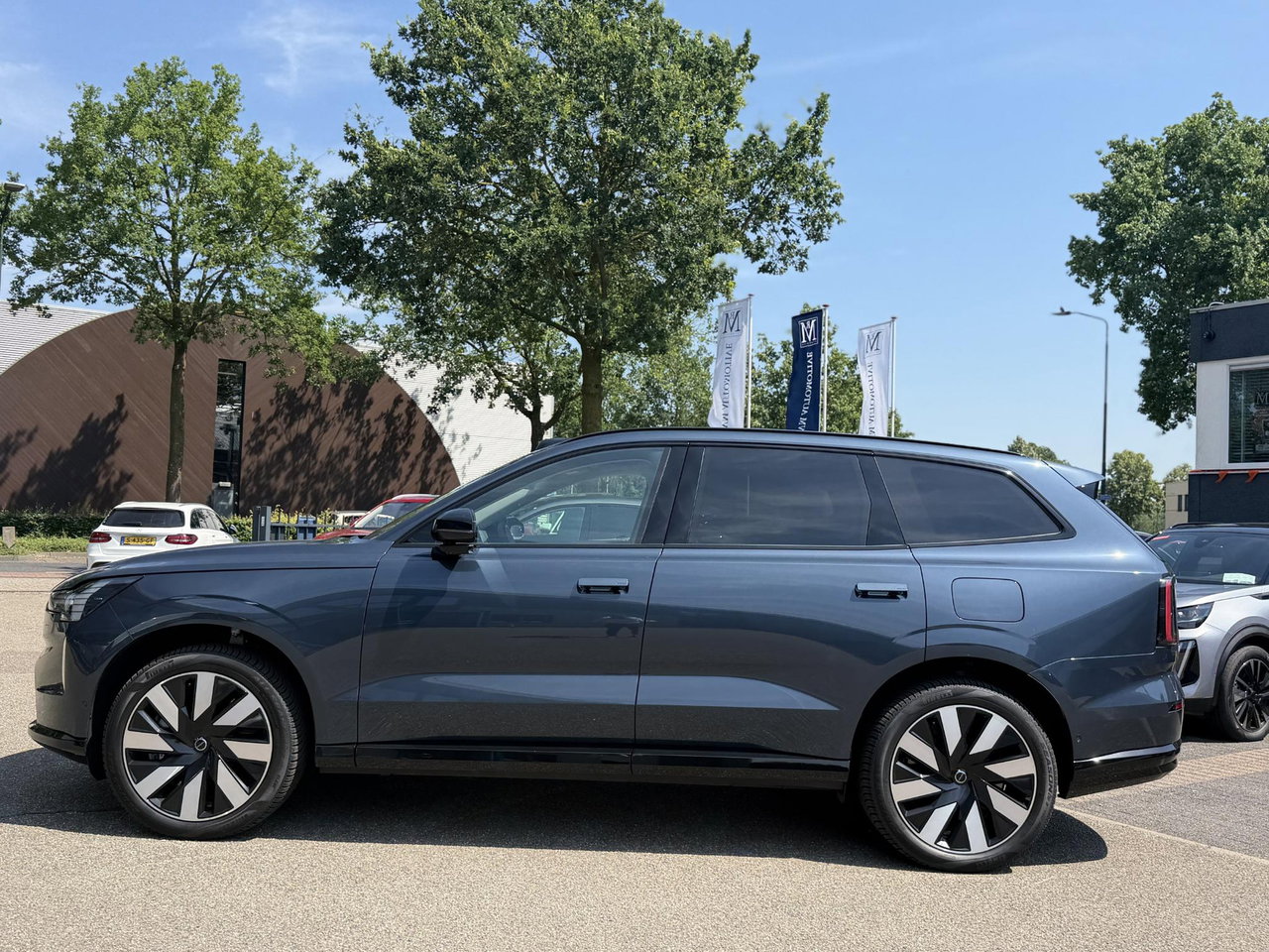 Volvo EX90