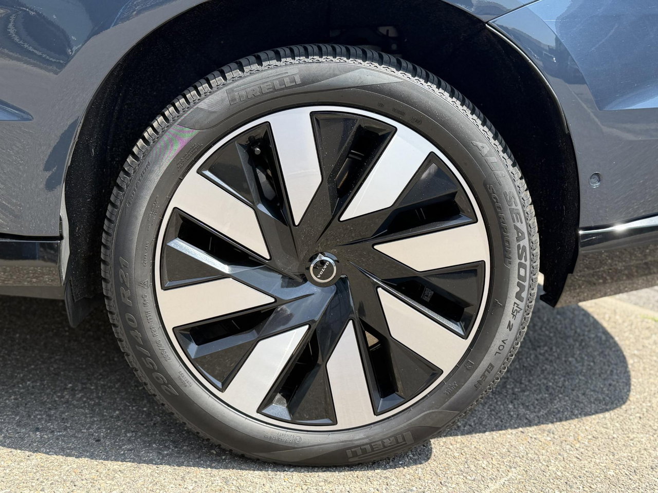 Volvo EX90