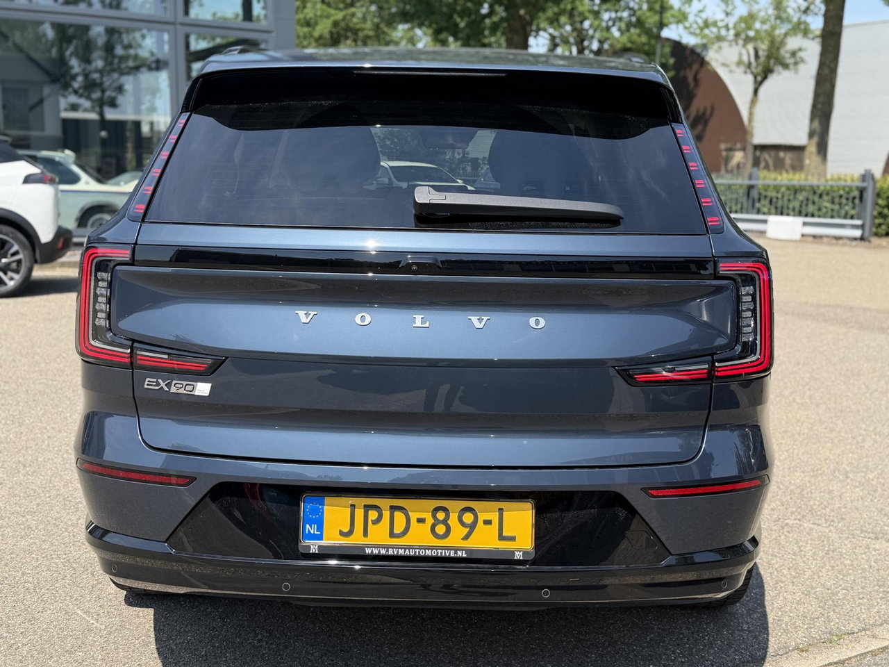 Volvo EX90
