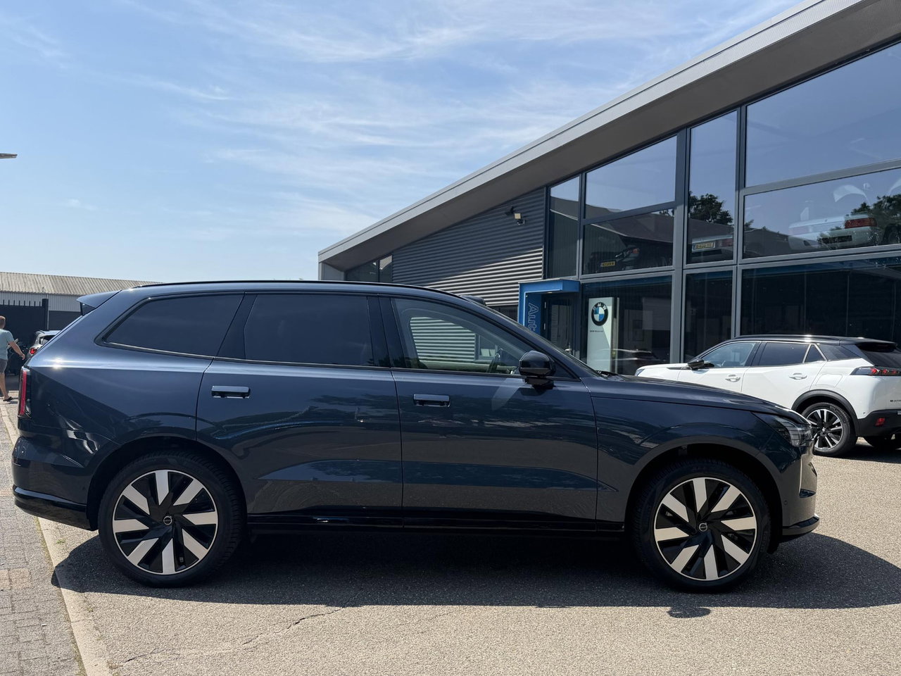 Volvo EX90