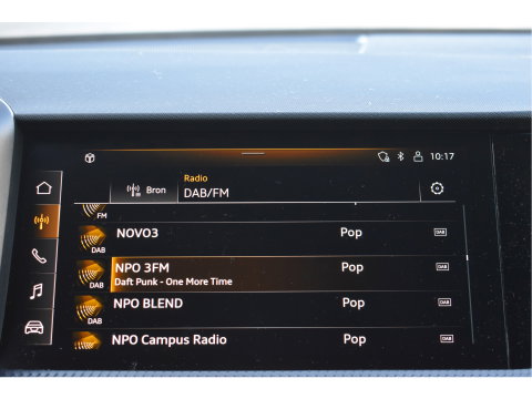 Audi A1 Sportback 35 TFSI PRO LINE 150 PK Bi-Tone | Z+W banden | Carplay | Stoelverwarming | VIrtual Cockpit | Cruise Control | DAB | Full LED