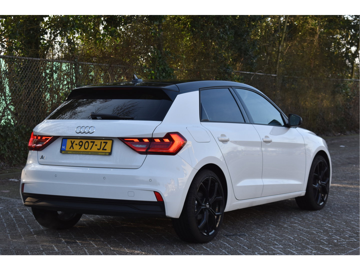 Audi A1 Sportback 35 TFSI PRO LINE 150 PK Bi-Tone | Z+W banden | Carplay | Stoelverwarming | VIrtual Cockpit | Cruise Control | DAB | Full LED