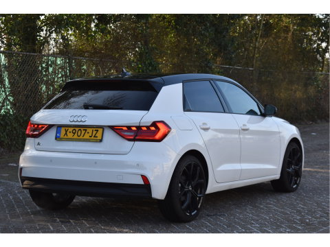 Audi A1 Sportback 35 TFSI PRO LINE 150 PK Bi-Tone | Z+W banden | Carplay | Stoelverwarming | VIrtual Cockpit | Cruise Control | DAB | Full LED