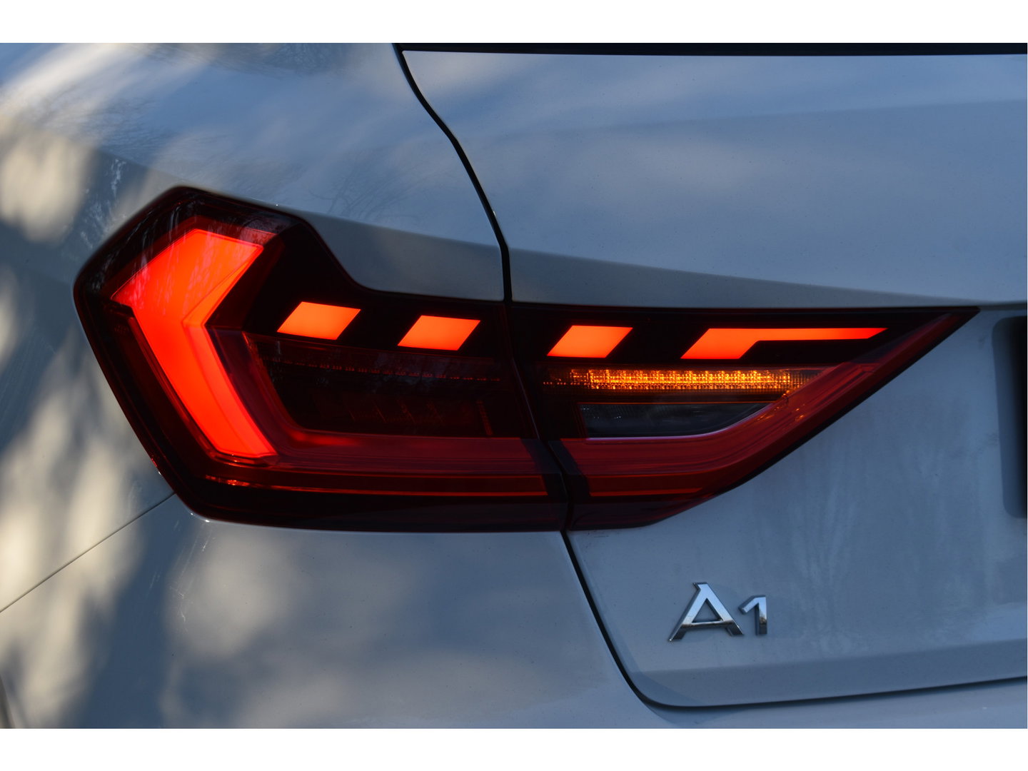 Audi A1 Sportback 35 TFSI PRO LINE 150 PK Bi-Tone | Z+W banden | Carplay | Stoelverwarming | VIrtual Cockpit | Cruise Control | DAB | Full LED