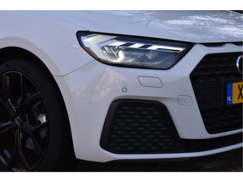 Audi A1 Sportback 35 TFSI PRO LINE 150 PK Bi-Tone | Z+W banden | Carplay | Stoelverwarming | VIrtual Cockpit | Cruise Control | DAB | Full LED