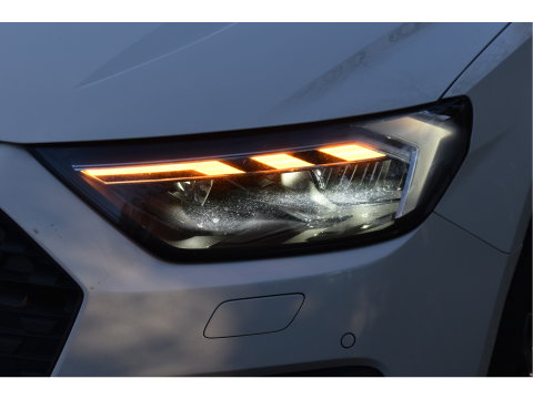 Audi A1 Sportback 35 TFSI PRO LINE 150 PK Bi-Tone | Z+W banden | Carplay | Stoelverwarming | VIrtual Cockpit | Cruise Control | DAB | Full LED