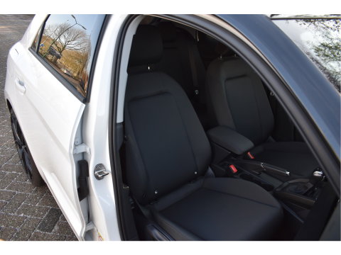 Audi A1 Sportback 35 TFSI PRO LINE 150 PK Bi-Tone | Z+W banden | Carplay | Stoelverwarming | VIrtual Cockpit | Cruise Control | DAB | Full LED