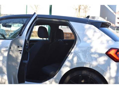 Audi A1 Sportback 35 TFSI PRO LINE 150 PK Bi-Tone | Z+W banden | Carplay | Stoelverwarming | VIrtual Cockpit | Cruise Control | DAB | Full LED
