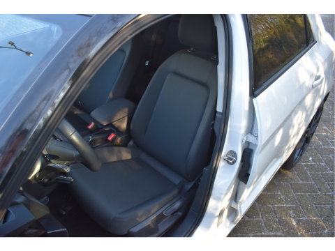Audi A1 Sportback 35 TFSI PRO LINE 150 PK Bi-Tone | Z+W banden | Carplay | Stoelverwarming | VIrtual Cockpit | Cruise Control | DAB | Full LED