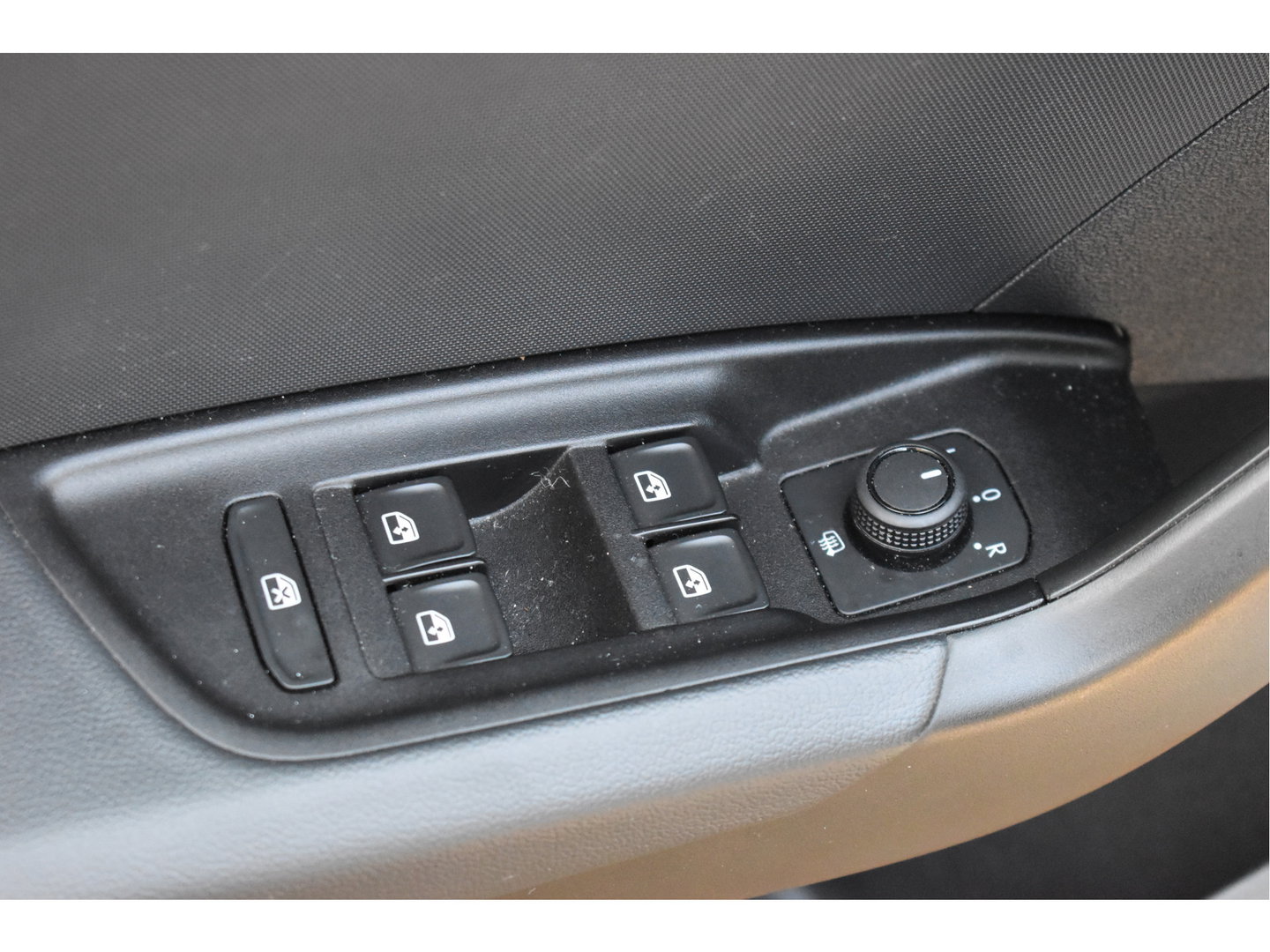 Audi A1 Sportback 35 TFSI PRO LINE 150 PK Bi-Tone | Z+W banden | Carplay | Stoelverwarming | VIrtual Cockpit | Cruise Control | DAB | Full LED