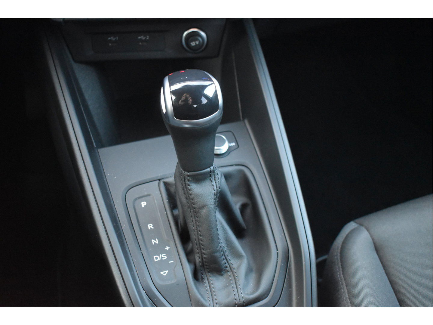 Audi A1 Sportback 35 TFSI PRO LINE 150 PK Bi-Tone | Z+W banden | Carplay | Stoelverwarming | VIrtual Cockpit | Cruise Control | DAB | Full LED
