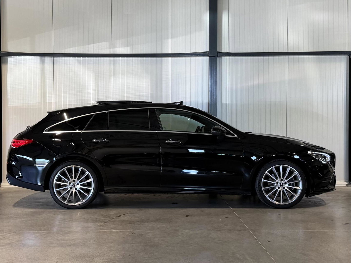 Mercedes-Benz CLA Shooting Brake 250 e AMG Pano Premium