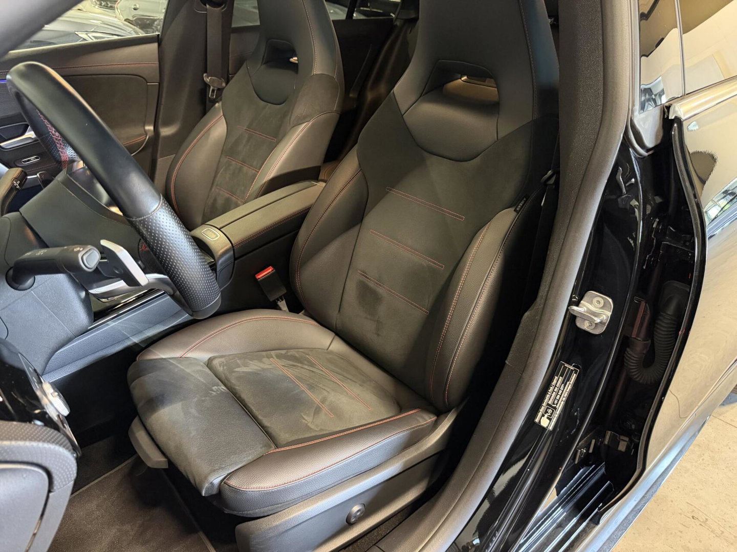 Mercedes-Benz CLA Shooting Brake 250 e AMG Pano Premium
