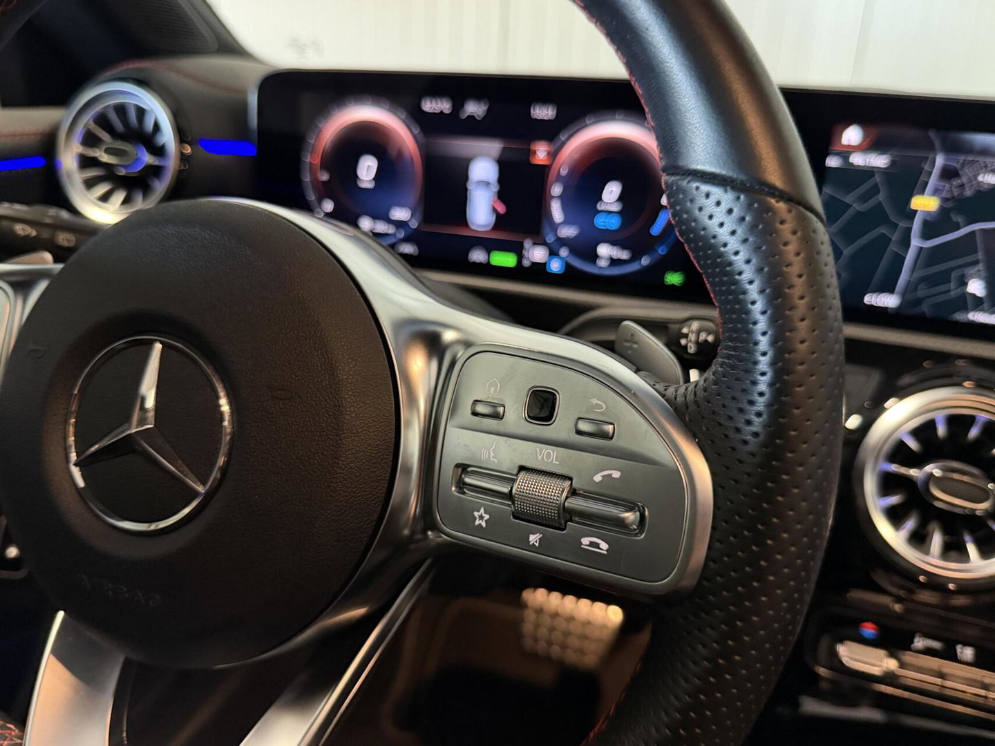 Mercedes-Benz CLA Shooting Brake 250 e AMG Pano Premium