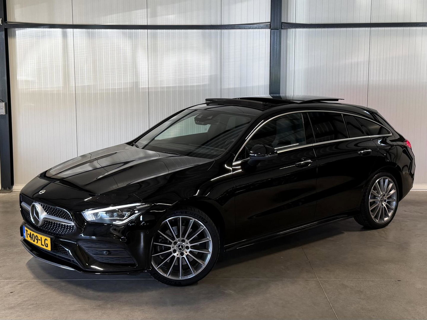 Mercedes-Benz CLA Shooting Brake 250 e AMG Pano Premium