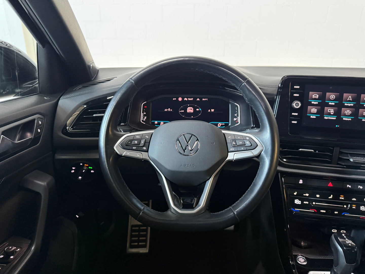 Volkswagen T-Roc 2.0 TSI 4Motion R-Line Business*Pano*Stoelmassage/verwarming*