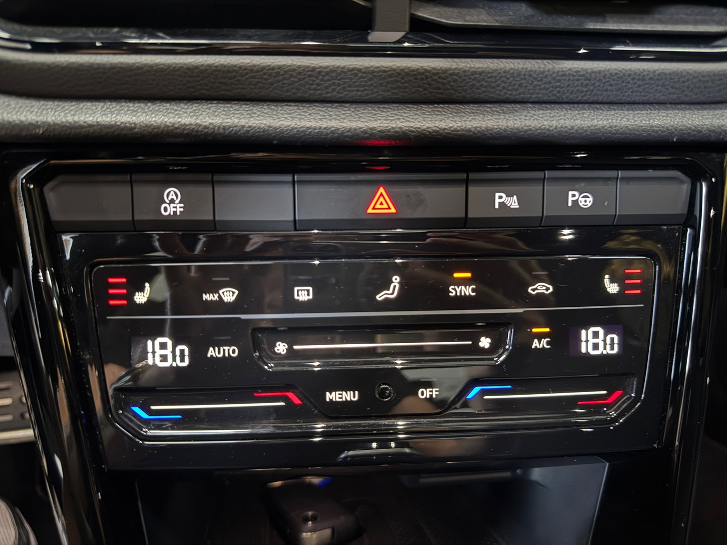 Volkswagen T-Roc 2.0 TSI 4Motion R-Line Business*Pano*Stoelmassage/verwarming*