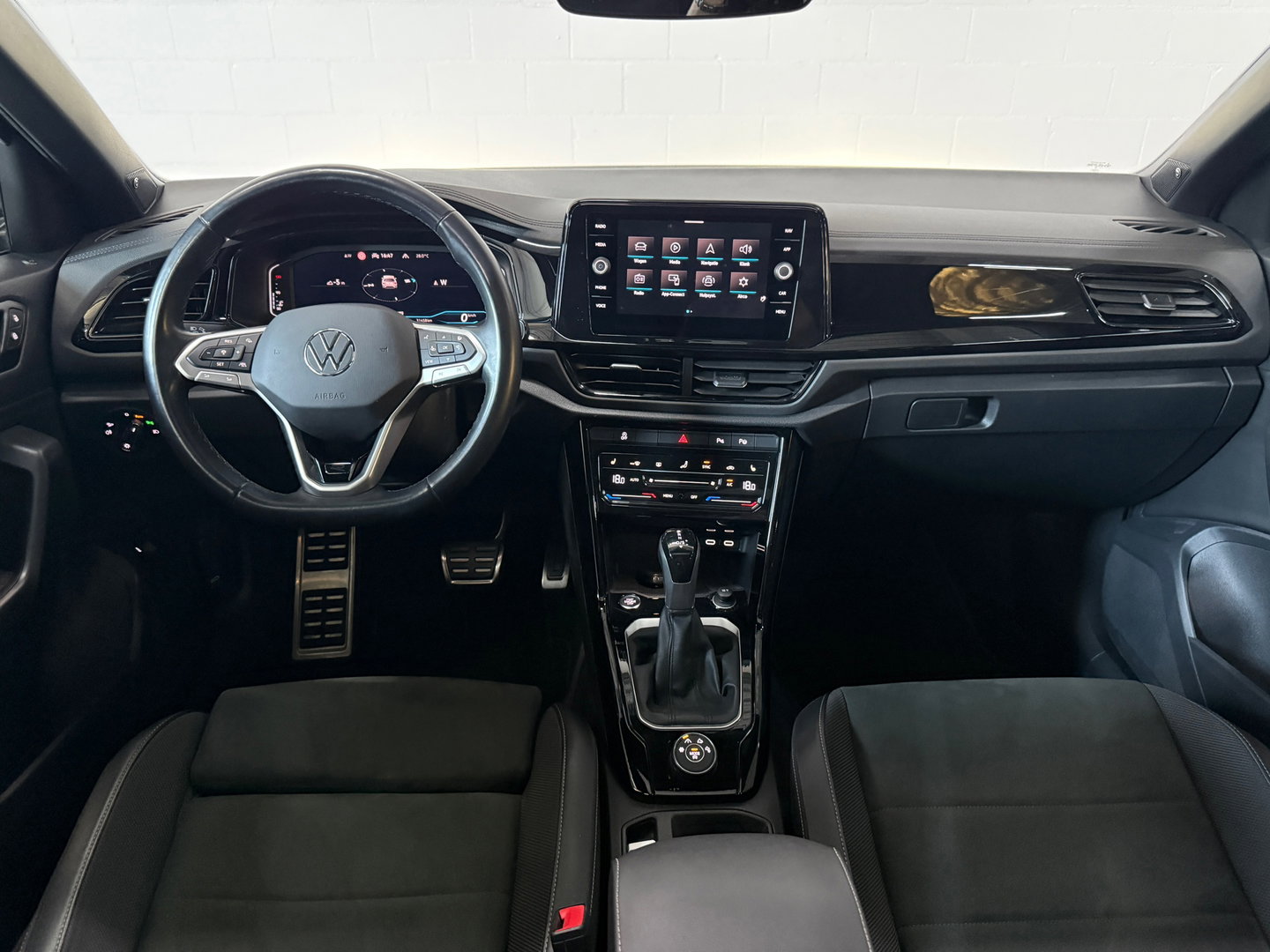 Volkswagen T-Roc 2.0 TSI 4Motion R-Line Business*Pano*Stoelmassage/verwarming*