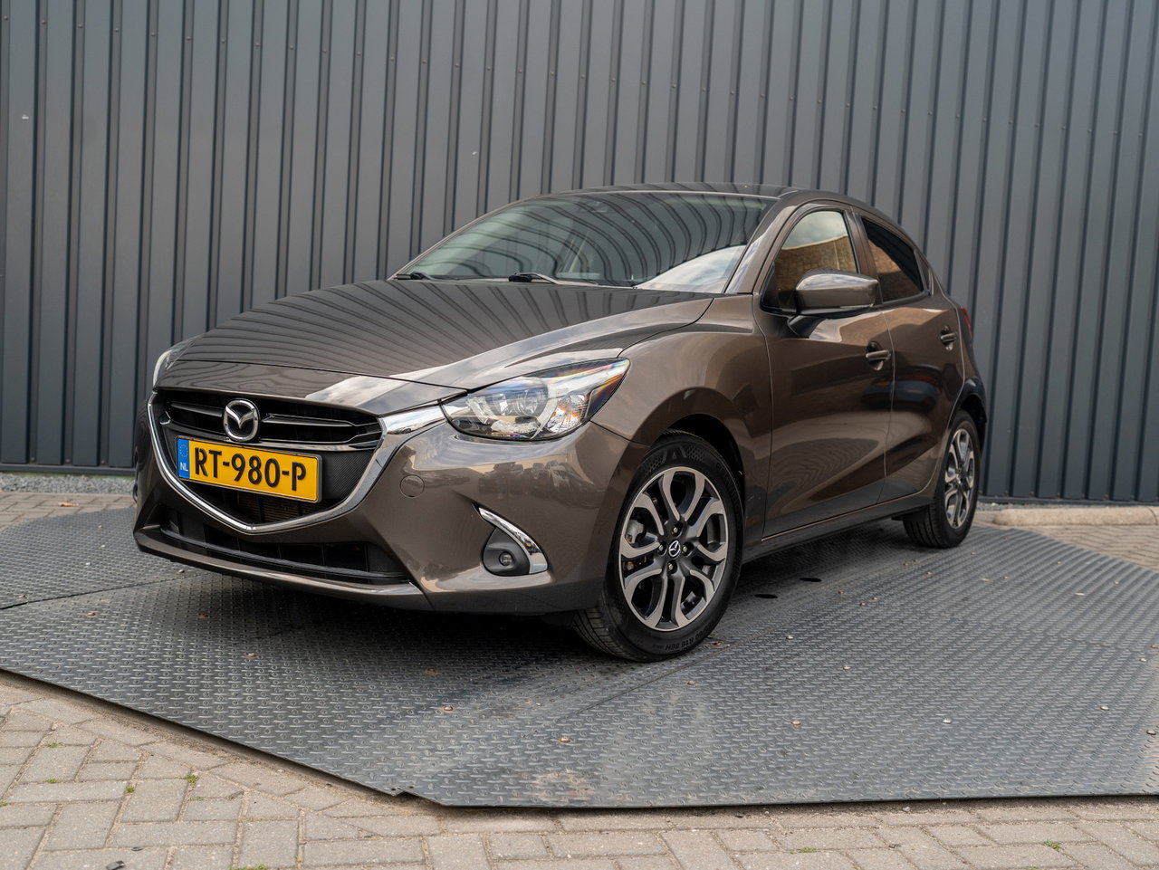Mazda 2