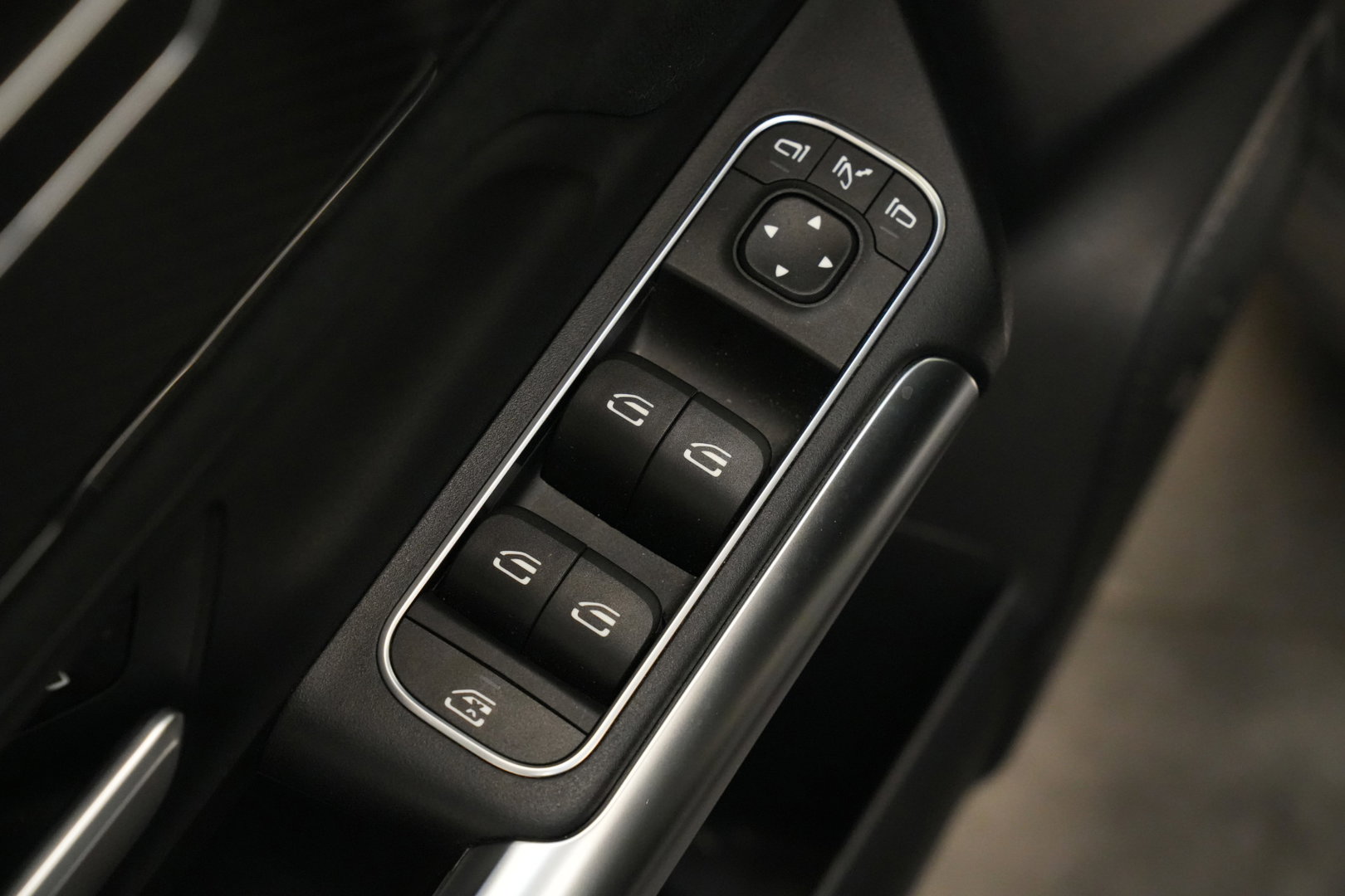 Mercedes-Benz B-Klasse 200 Premium AMG Full-led Navigatie Carbon
