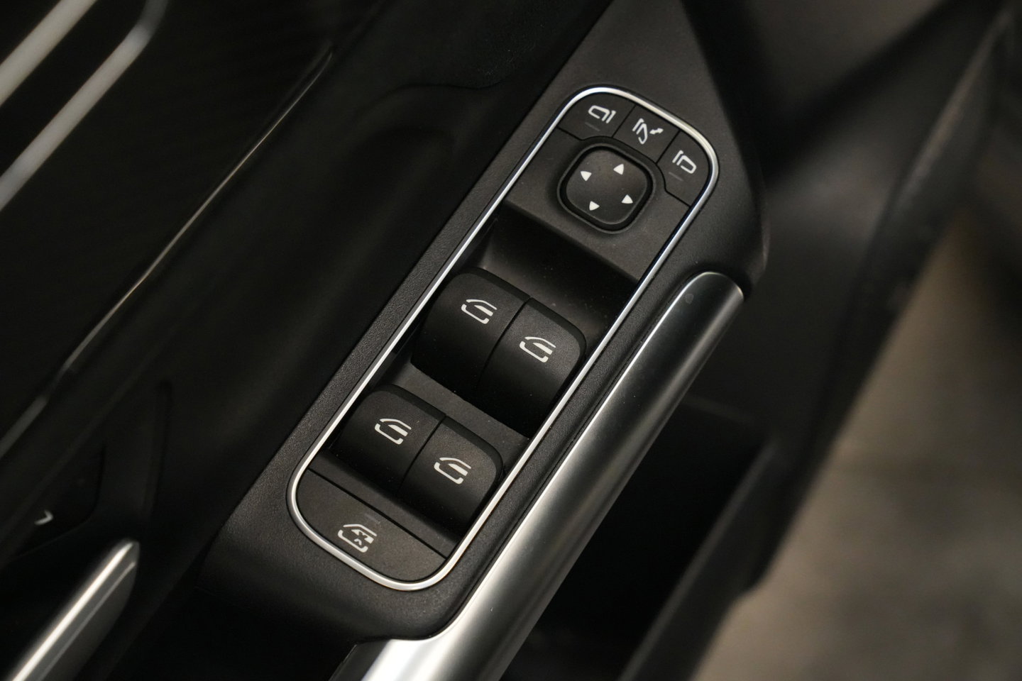 Mercedes-Benz B-Klasse 200 Premium AMG Full-led Navigatie Carbon