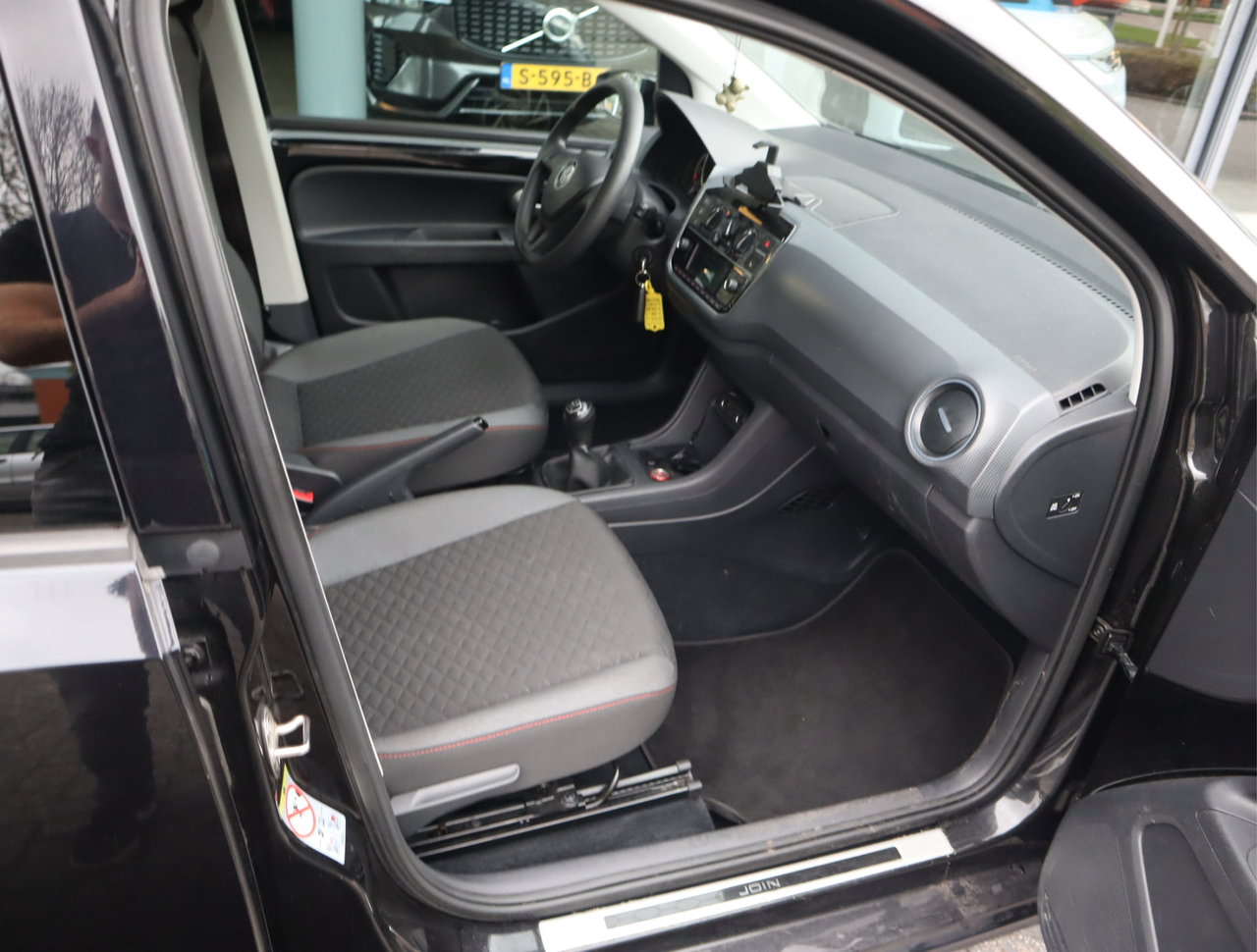 Volkswagen up!