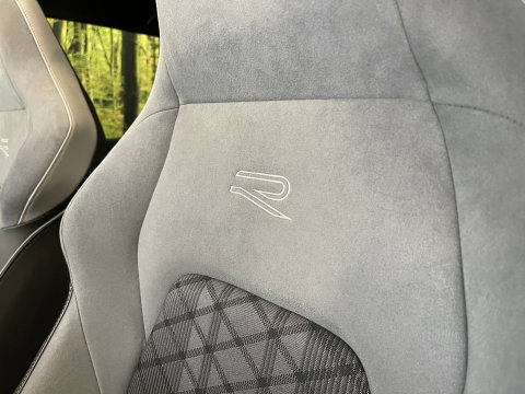 Volkswagen Golf Variant 1.5 eTSI R-Line Business+ | Apple Carplay | IQ Drive | Panorama dak | Adaptive Cruise Control | Rijmodus Regeling | Stoelverwarming |