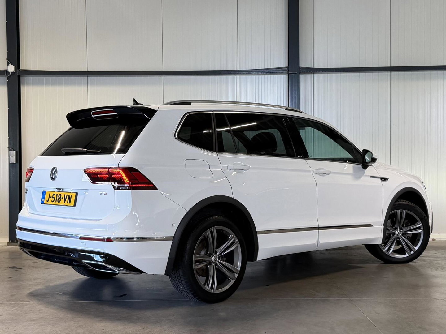 Volkswagen Tiguan Allspace 1.5 TSI R-line 7p Trekhaak Camera