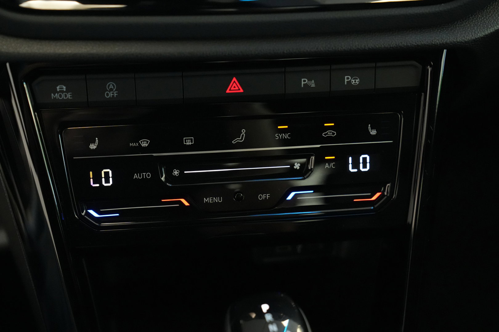 Volkswagen T-Roc 1.5 TSI R-Line Edition Cabriolet Camera PDC ACC IQ-light 24 Maanden garantie* (Vraag naar de voorwaarden)