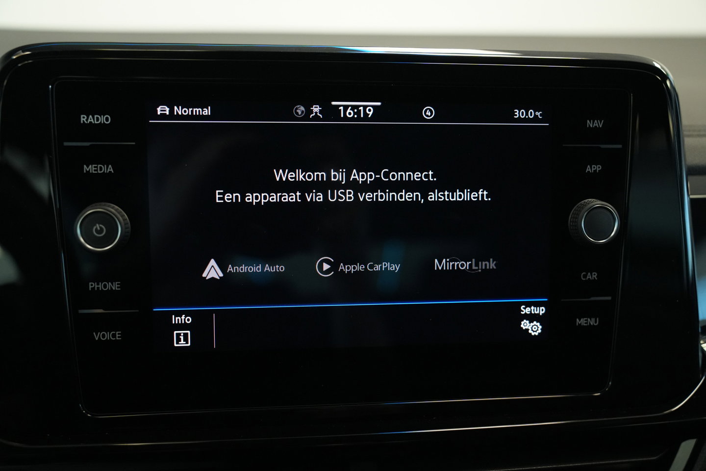 Volkswagen T-Roc 1.5 TSI R-Line Edition Cabriolet Camera PDC ACC IQ-light 24 Maanden garantie* (Vraag naar de voorwaarden)